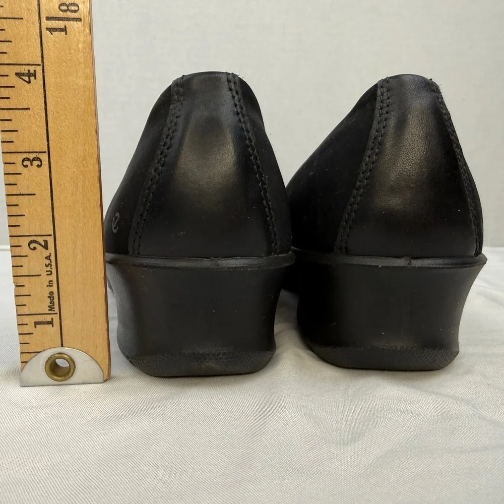 ECCO Black Wedge Pumps Women Size 40 US 9-9.5 Low Heel Slip On Round Toe Shoes